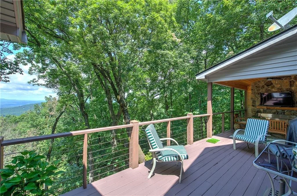 Photo of 300 Sassafras Mountain Trail