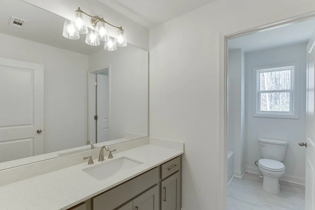 Photo of 979 Lakeview