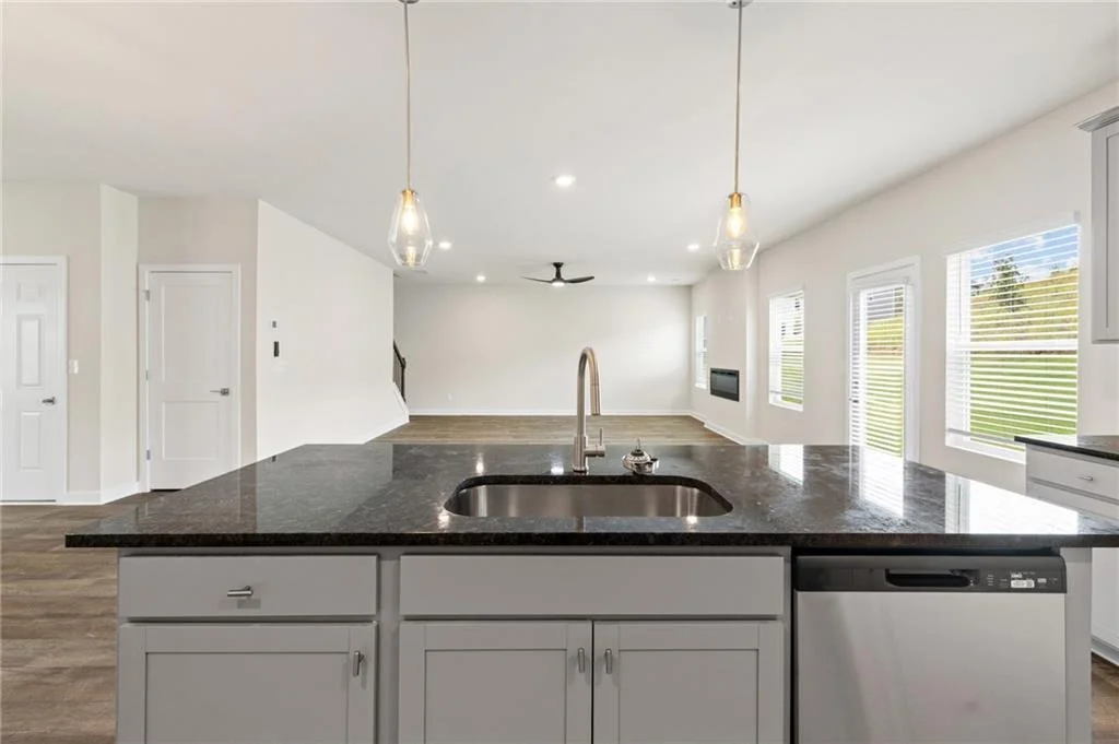 Photo of 355 Jarrett Street