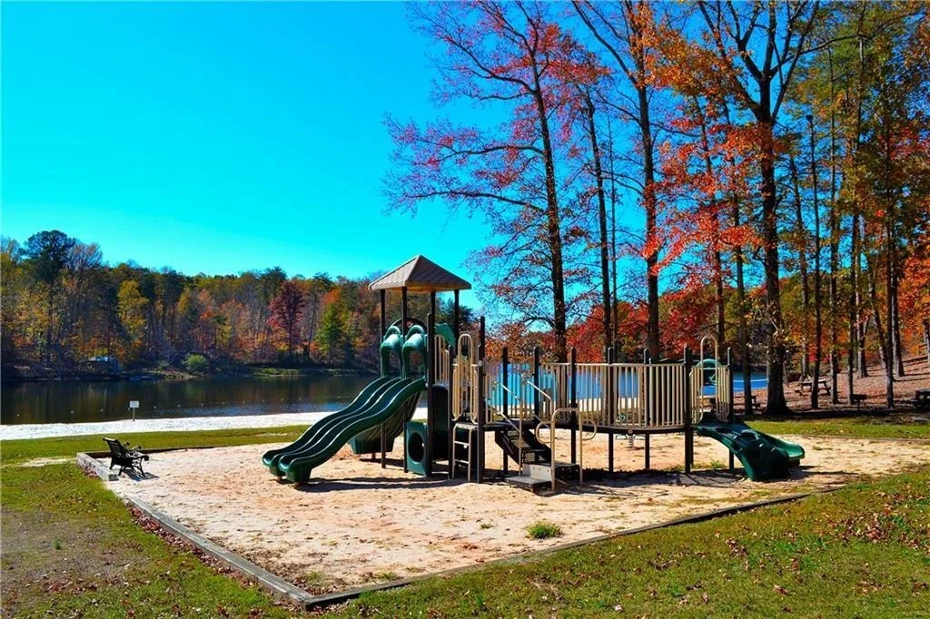 Photo of 300 Sassafras Mountain Trail