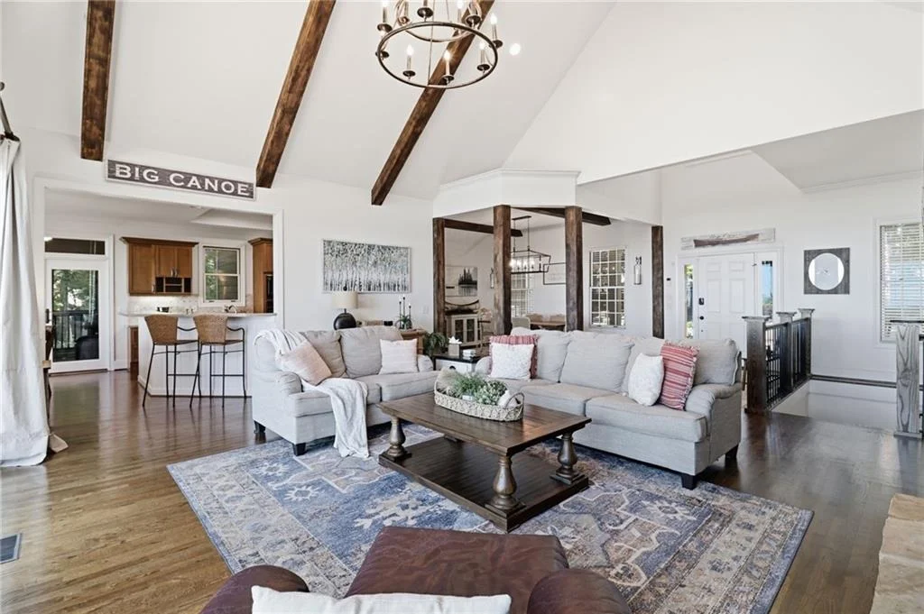 Photo of 1837 Ridgeview Drive