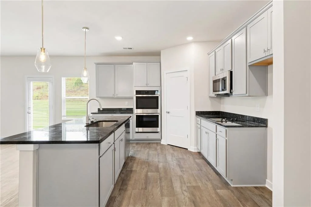 Photo of 355 Jarrett Street