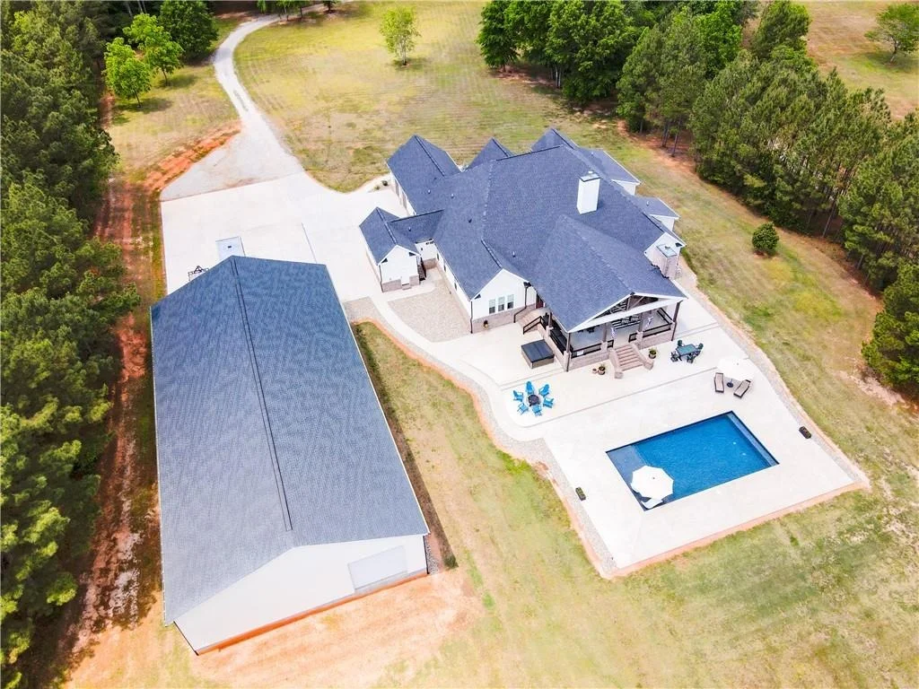 Photo of 5888 Cobbham Road