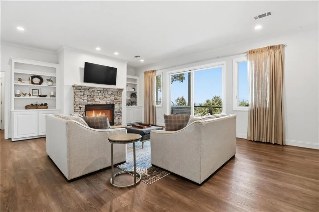 Photo of 1837 Ridgeview Drive