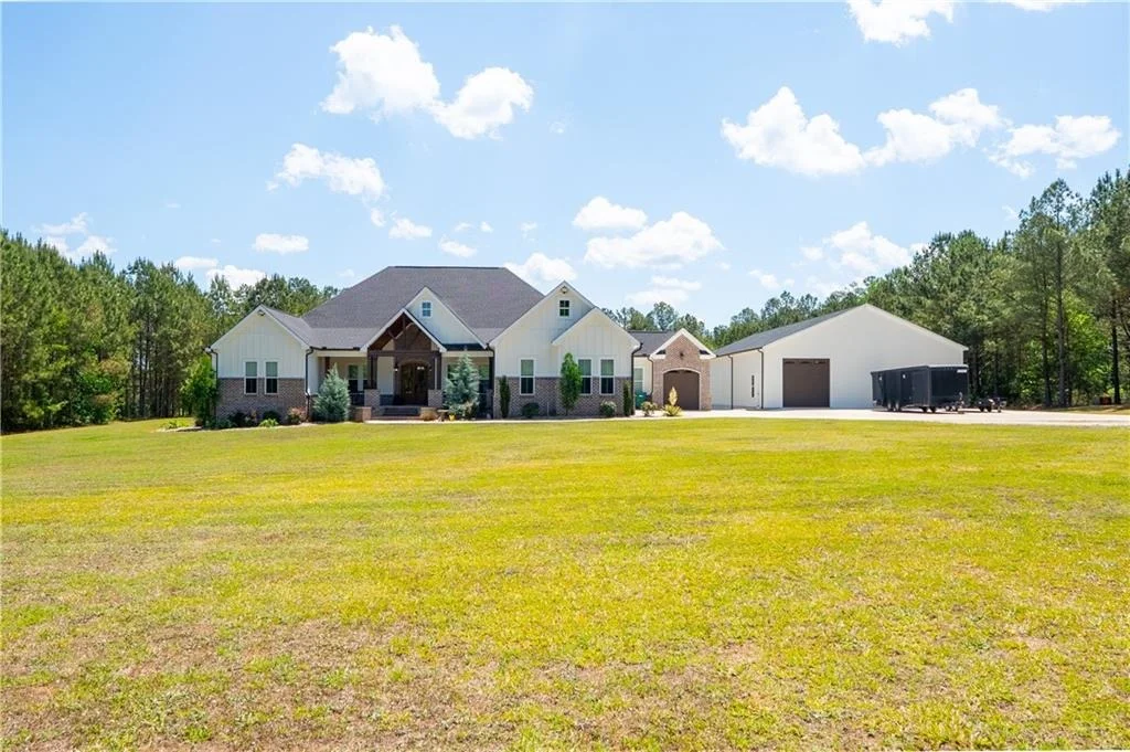 Photo of 5888 Cobbham Road