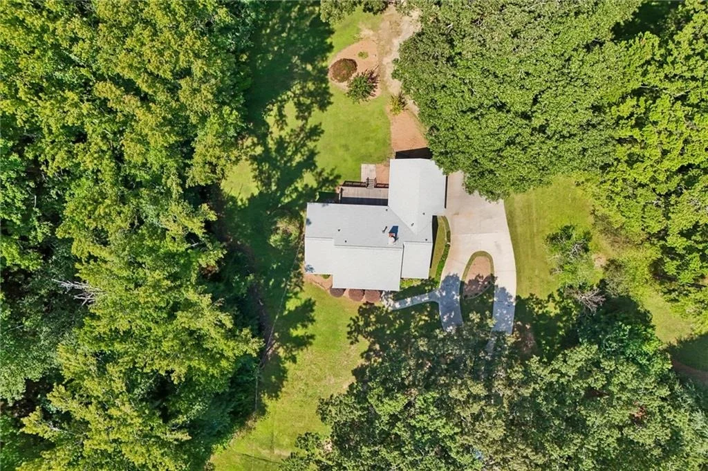 Photo of 16055 Thompson Road