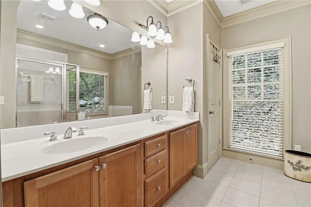 Photo of 1105 Valley View Drive