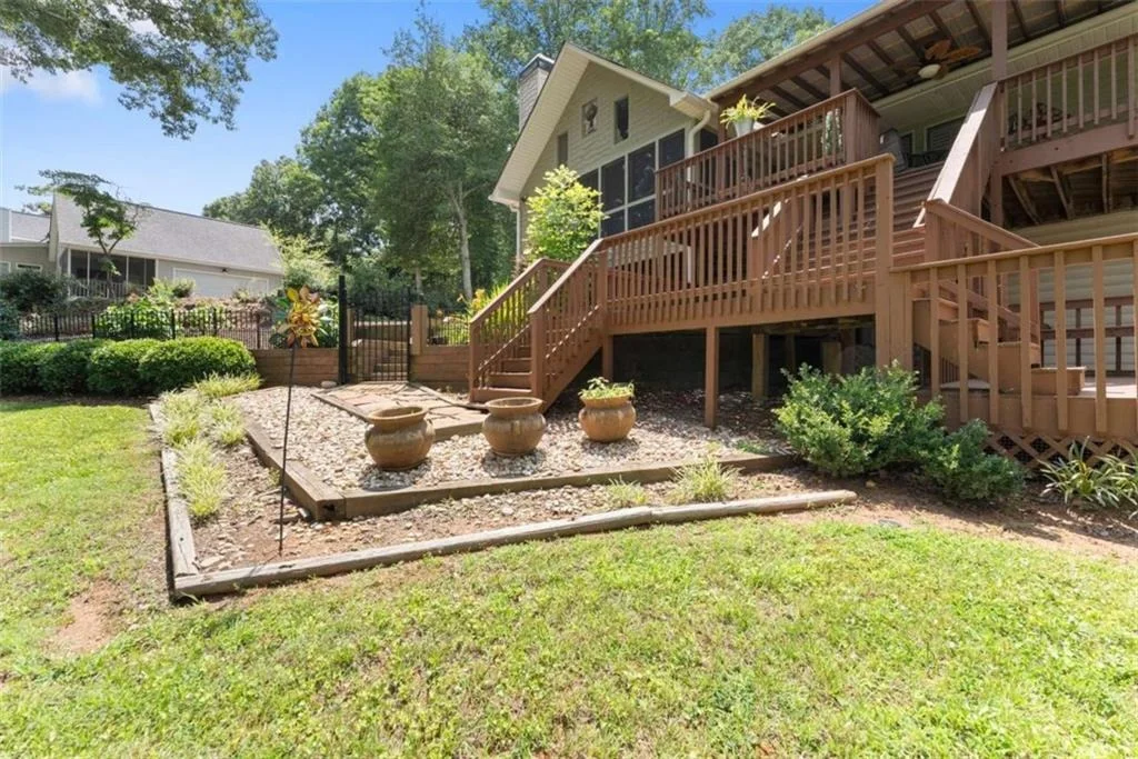 Photo of 5825 Sweetbottom Lane