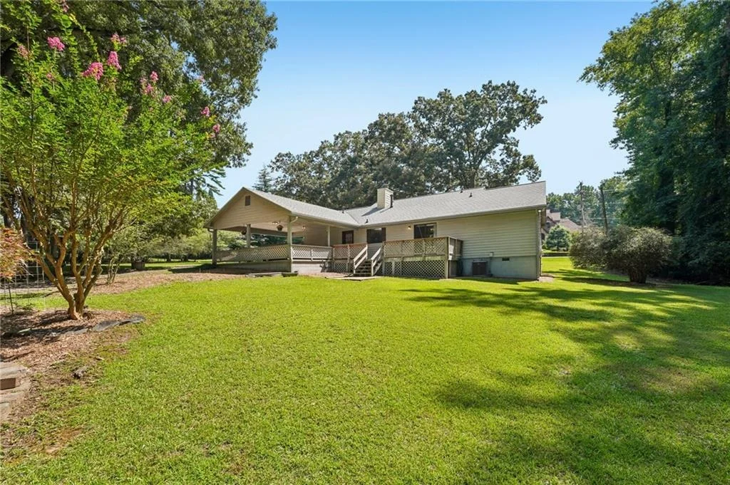 Photo of 16055 Thompson Road