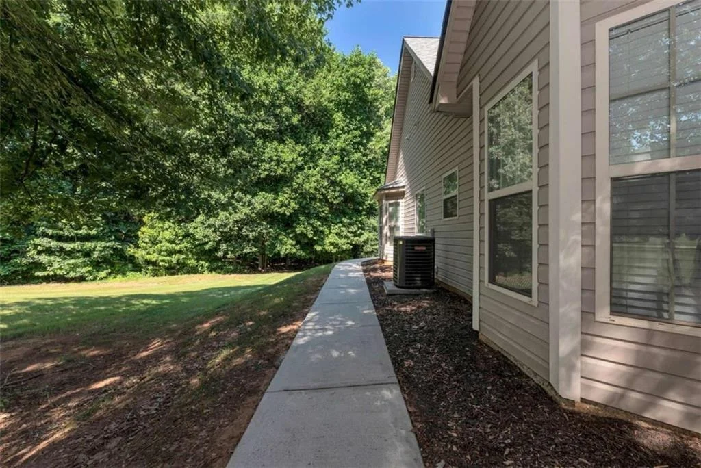 Photo of 222 Jefferson Walk Circle