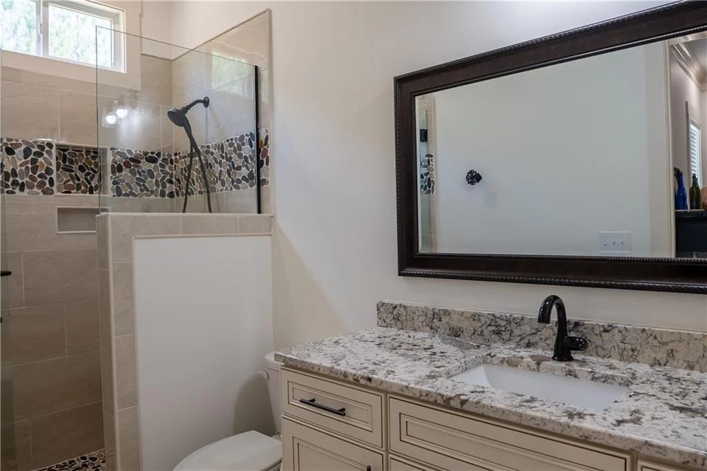 Photo of 5888 Cobbham Road