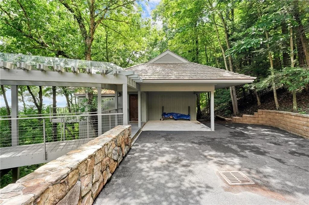 Photo of 202 Sanderlin Mountain Drive N