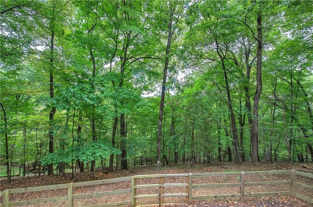 Photo of 225 Grandview Trail