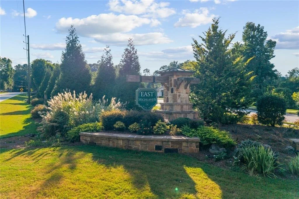 Photo of 327 Round Pond Drive