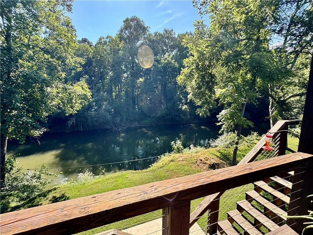 Photo of 250 Hook Road NE