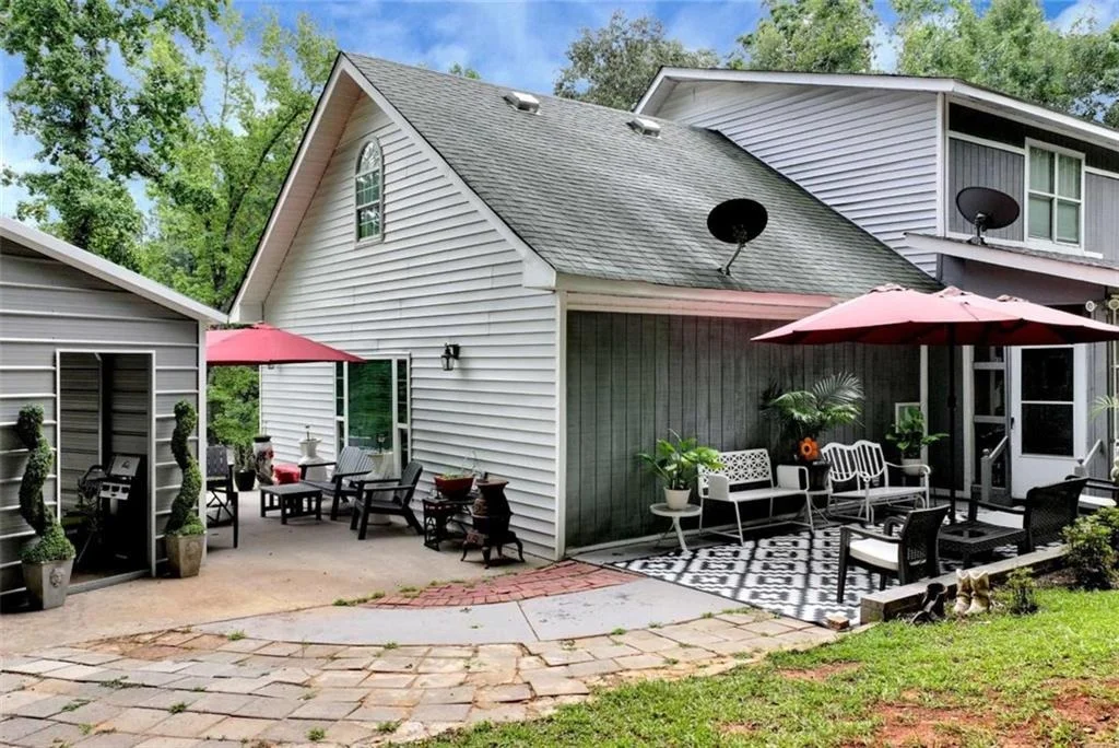 Photo of 425 Greenleaf Drive