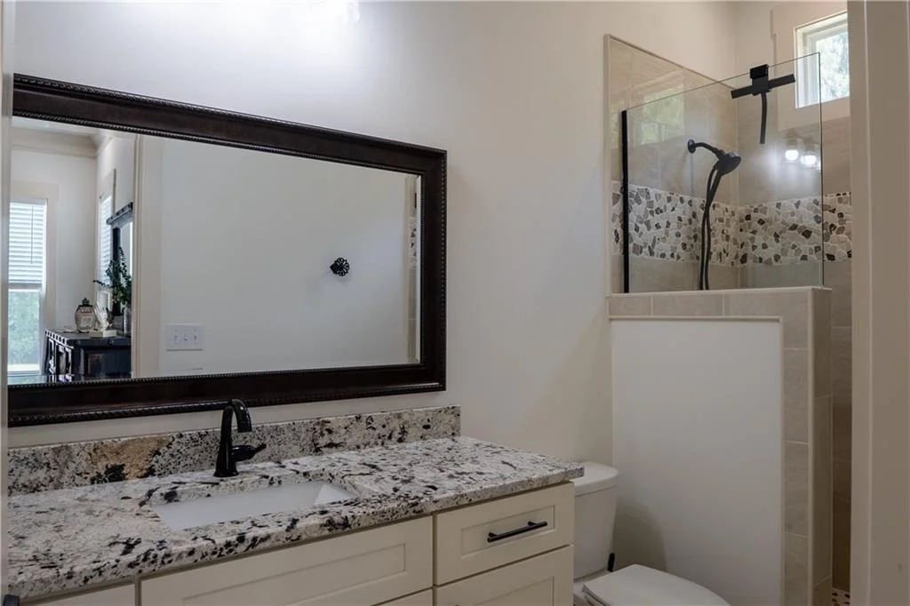 Photo of 5888 Cobbham Road
