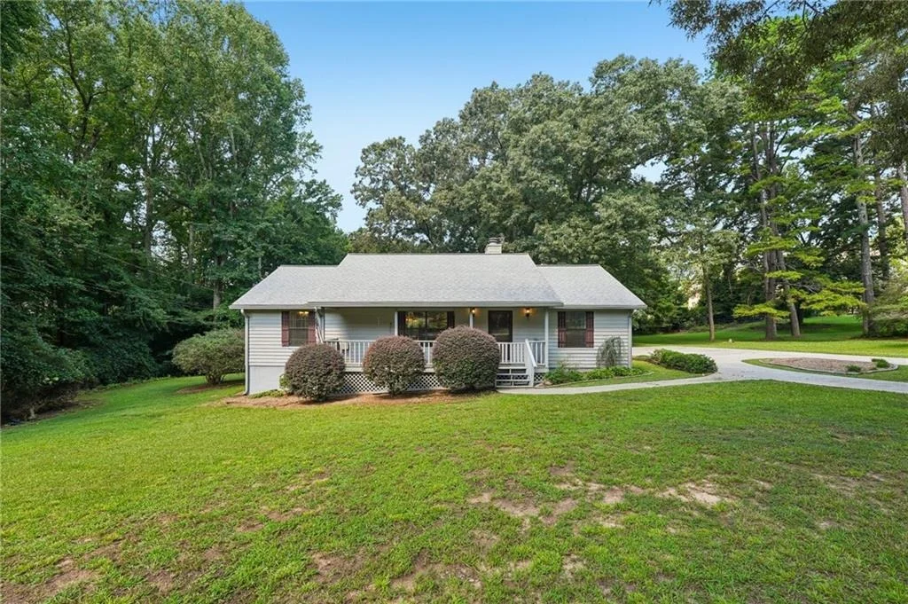 Photo of 16055 Thompson Road