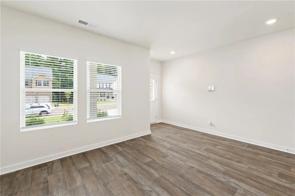 Photo of 355 Jarrett Street