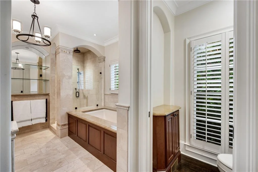 Photo of 9190 Huntcliff Trace