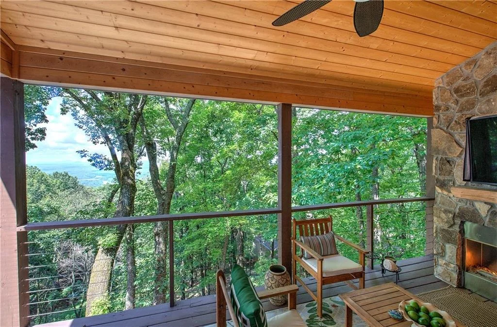Photo of 300 Sassafras Mountain Trail