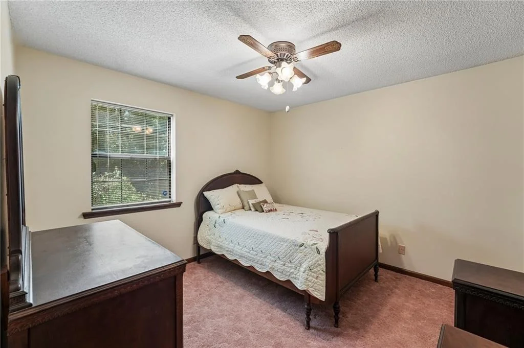 Photo of 16055 Thompson Road