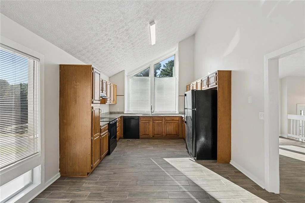 Photo of 587 Farmbrook Trail NE