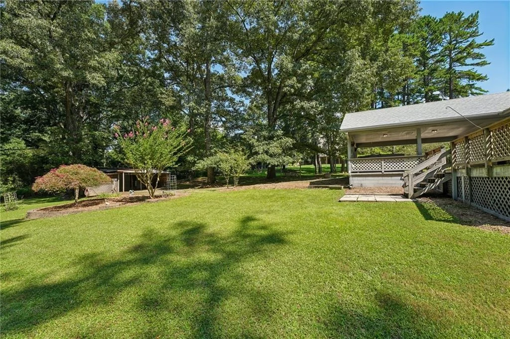 Photo of 16055 Thompson Road