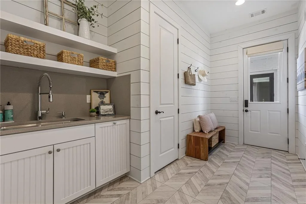 Photo of 5030 Forest Circle