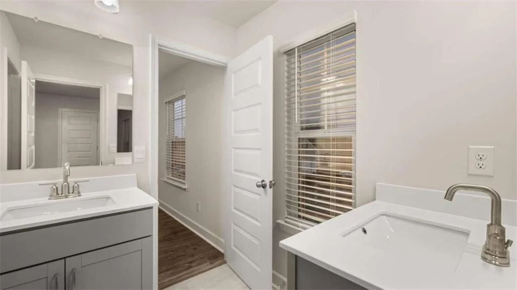 Photo of 490 Beachview Road