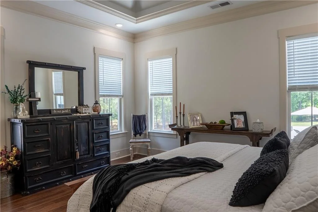 Photo of 5888 Cobbham Road