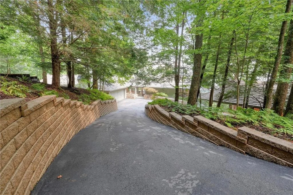 Photo of 202 Sanderlin Mountain Drive N