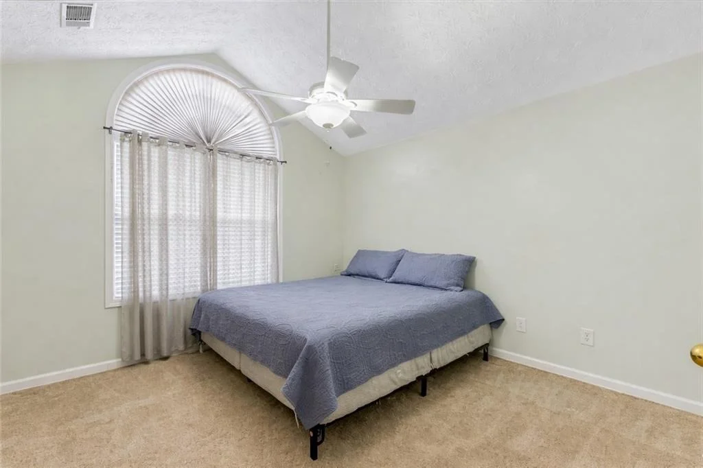 Photo of 402 Arbor Circle SW