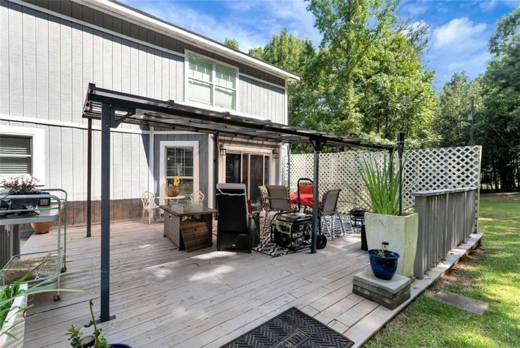 Photo of 425 Greenleaf Drive