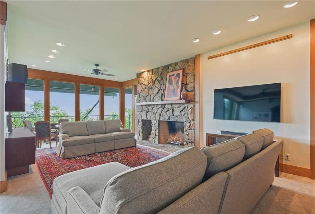 Photo of 202 Sanderlin Mountain Drive N
