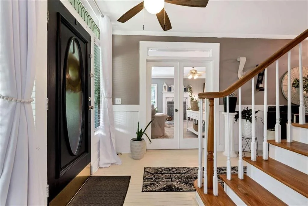 Photo of 425 Greenleaf Drive
