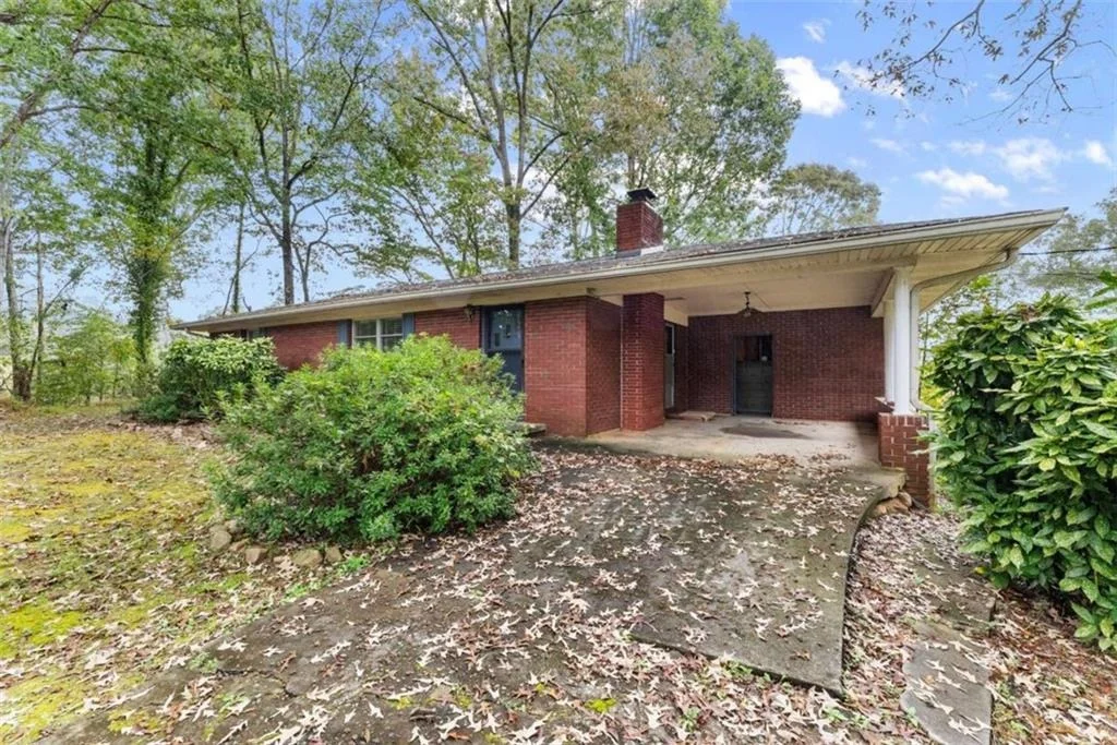 Photo of 3772 Ledan Road
