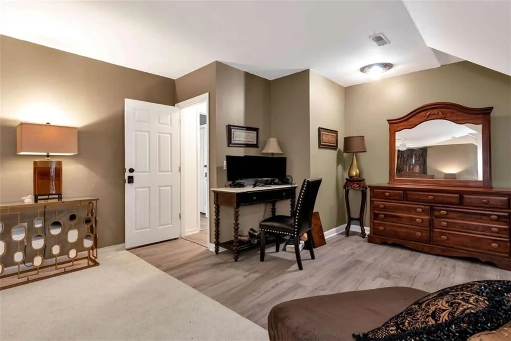 Photo of 425 Greenleaf Drive