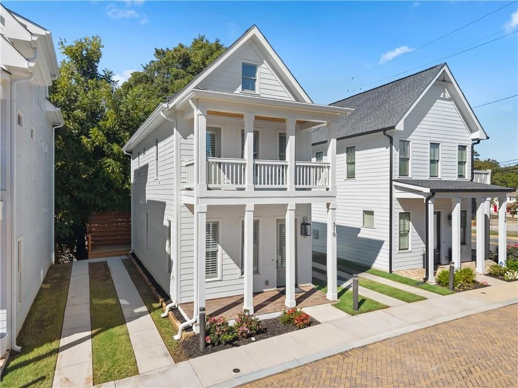 Photo of 310 Clarendon Court