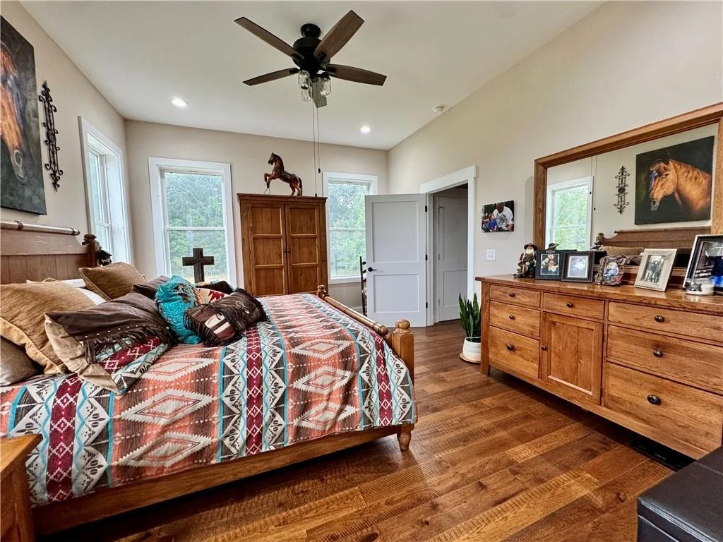 Photo of 250 Hook Road NE