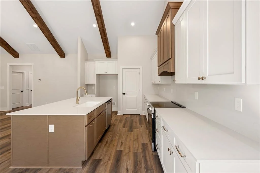Photo of 327 Crest Pointe S