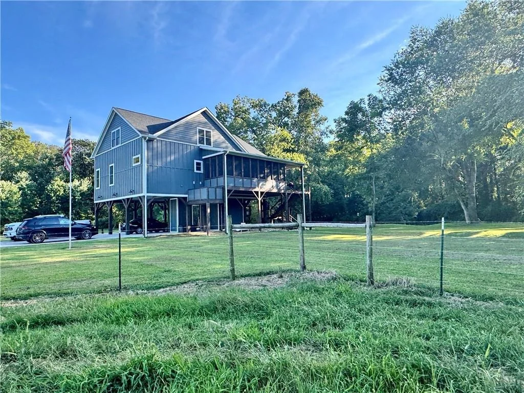 Photo of 250 Hook Road NE