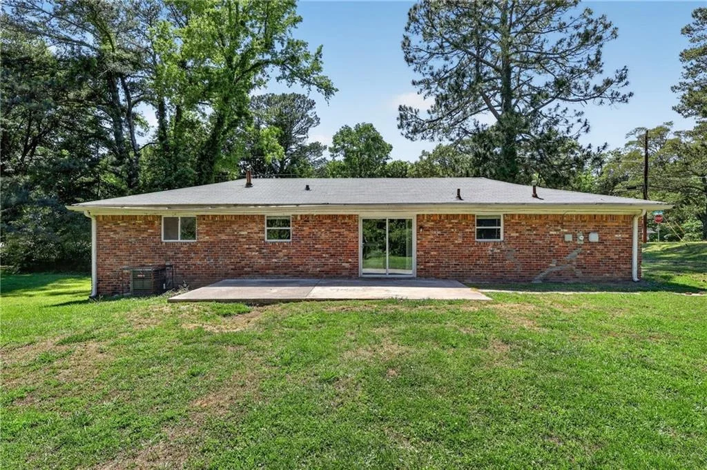 Photo of 5900 Mallory Road
