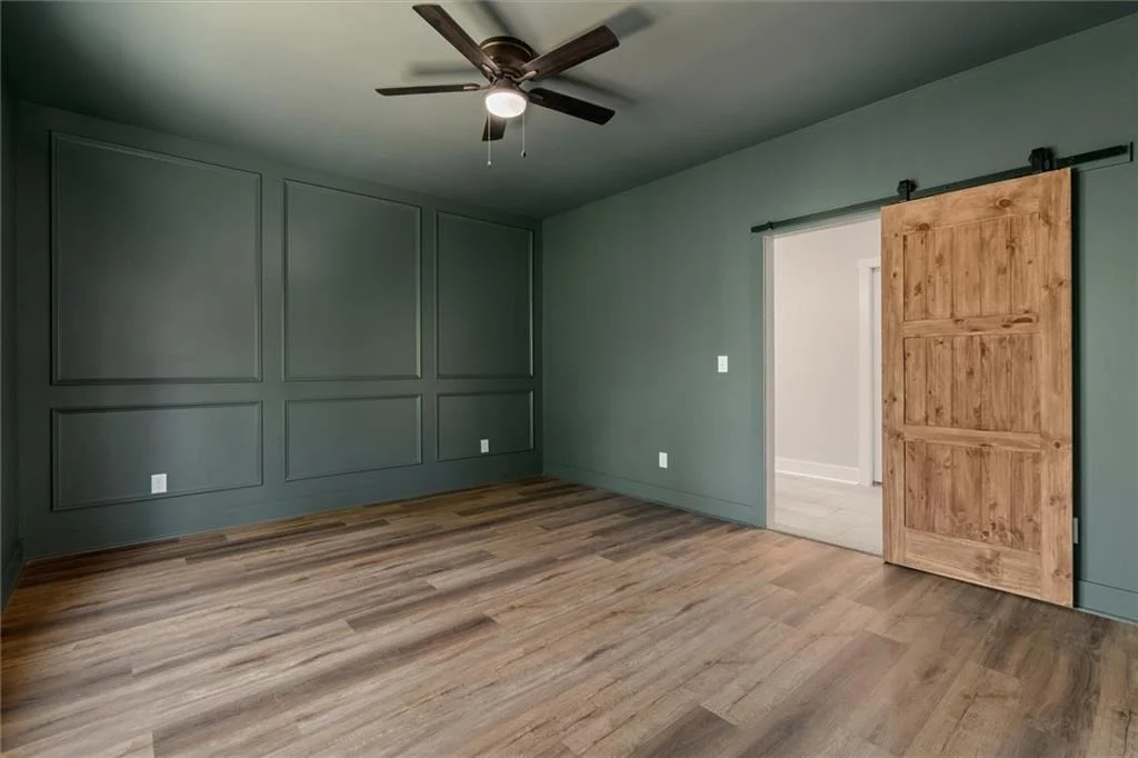Photo of 327 Crest Pointe S