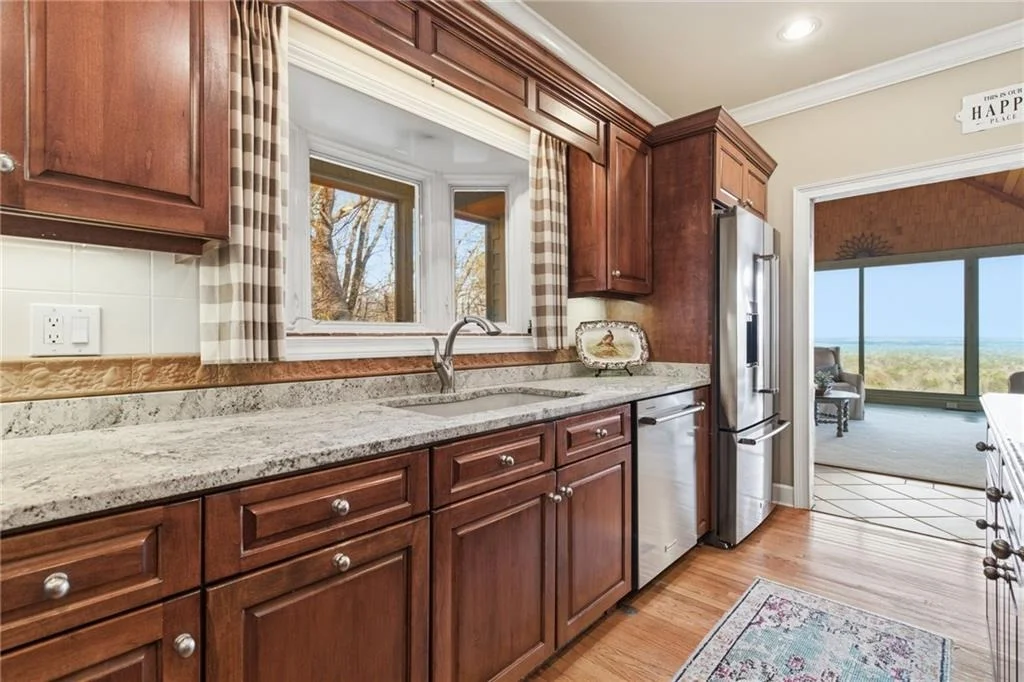 Photo of 739 Summit Drive E