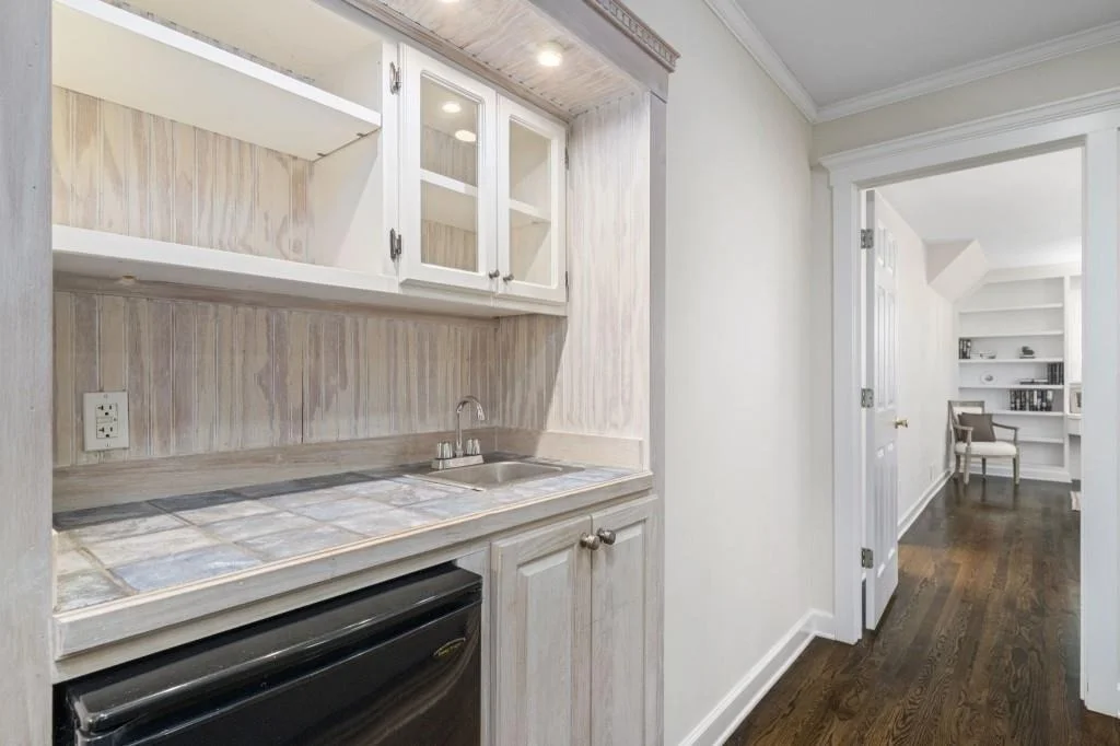 Photo of 8950 Huntcliff Trace