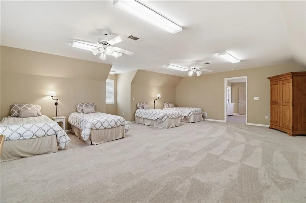 Photo of 1692 Ridgeview Drive
