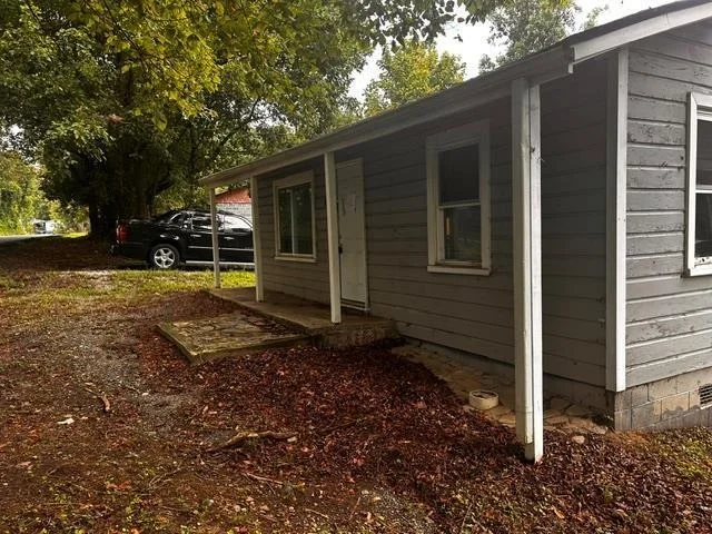 Photo of 2742 Camp Road