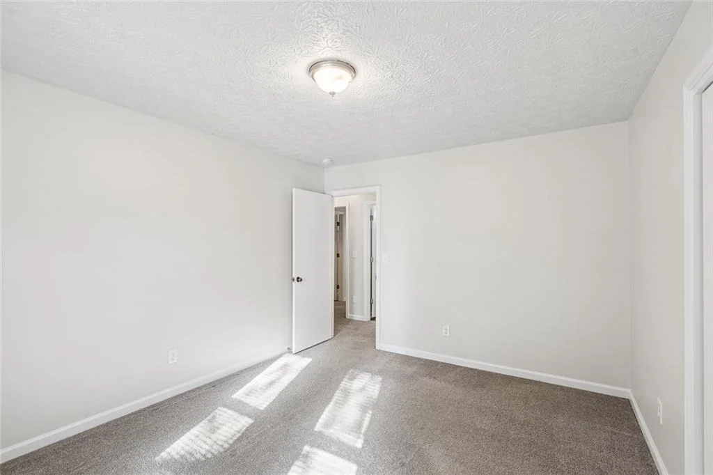 Photo of 587 Farmbrook Trail NE