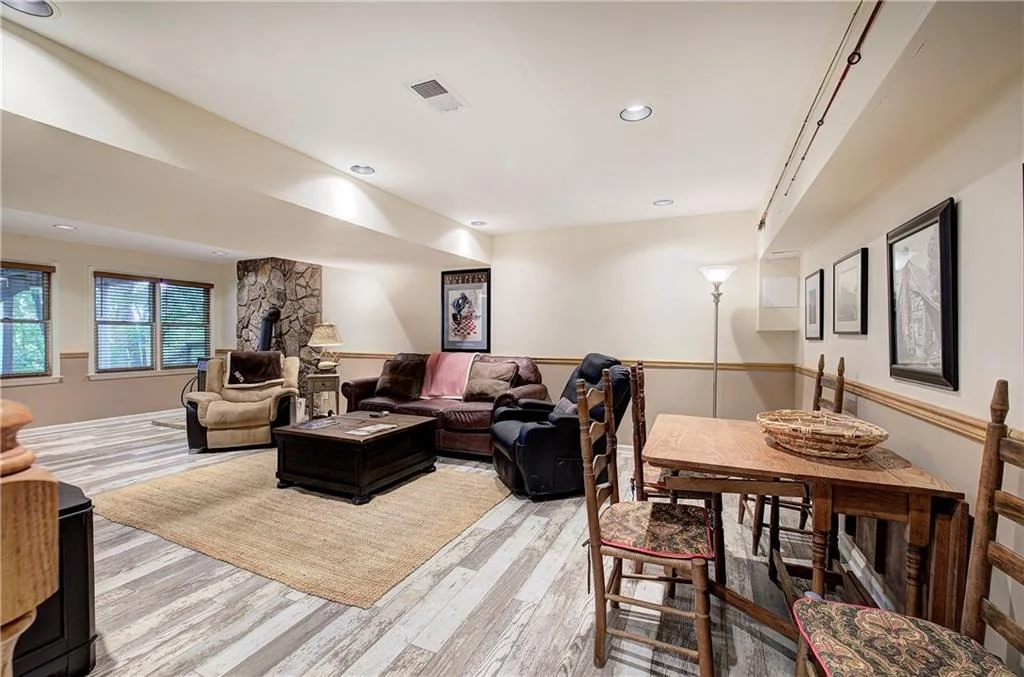 Photo of 225 Grandview Trail